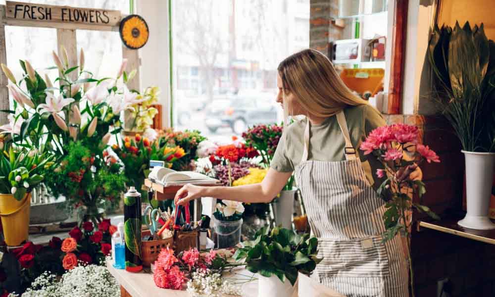 Gift Ideas for Working Women in 2020 - Ferns N Petals